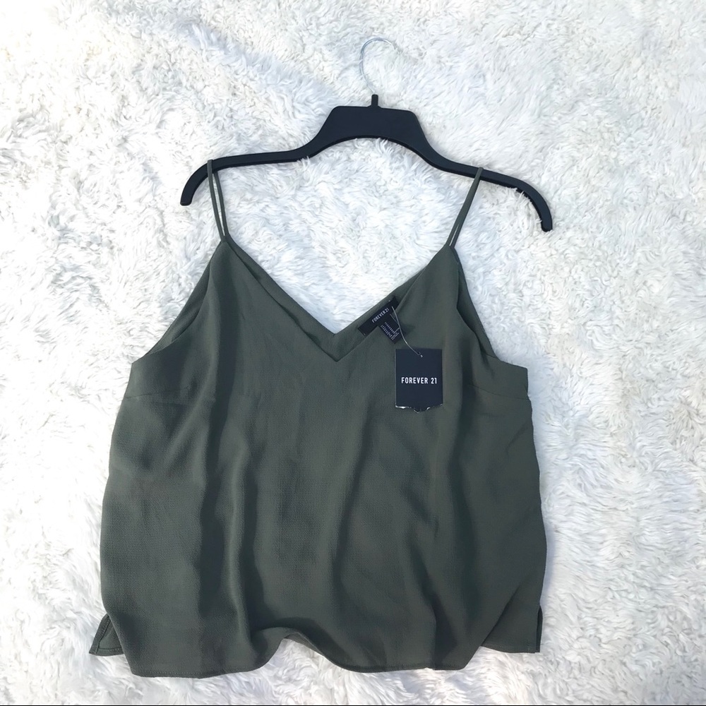 🍂Forever 21 flowy Cropped Army Green Tank 💚